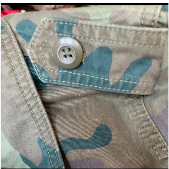 Women’s Gap Camo Jacket - Picture 5 of 5